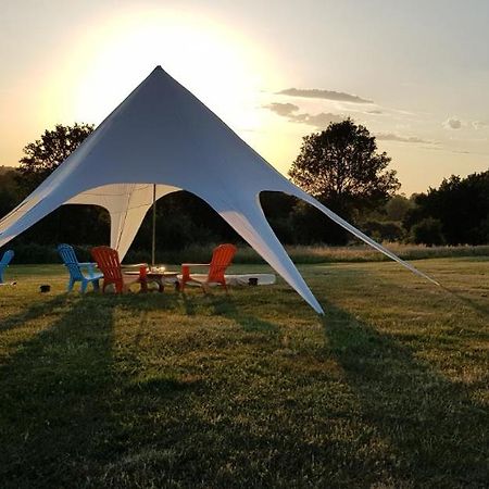 Camping La Petite Houmee Curzay-sur-Vonne Esterno foto