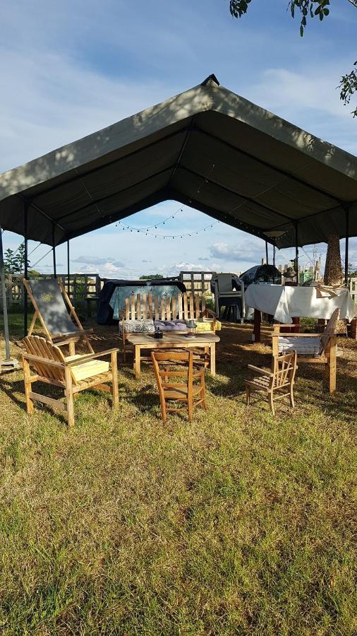 Camping La Petite Houmee Curzay-sur-Vonne Esterno foto