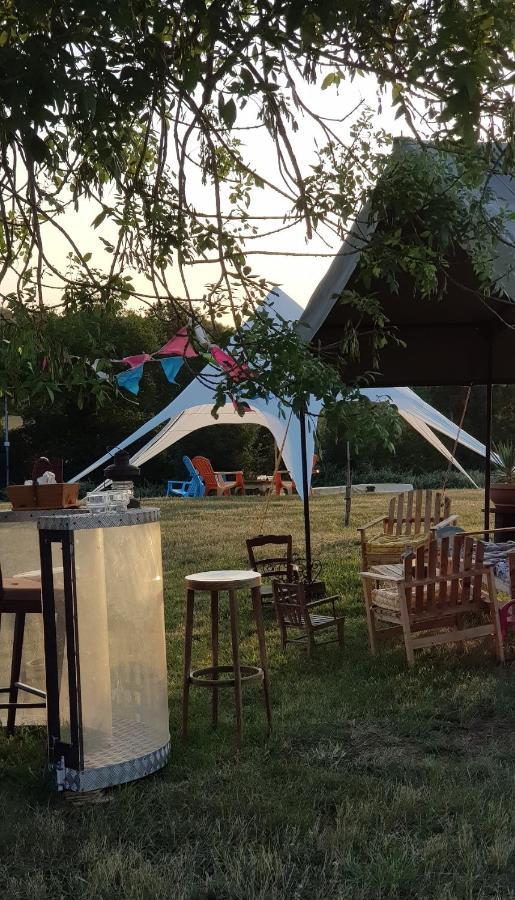 Camping La Petite Houmee Curzay-sur-Vonne Esterno foto